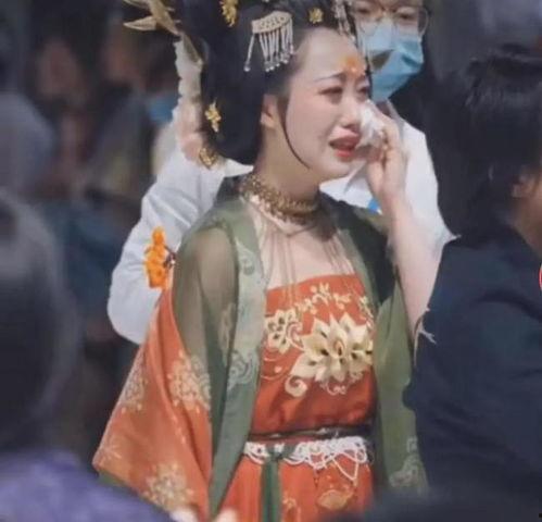 吃瓜群众看汉服走秀视频,吃瓜群众眼中的传统服饰时尚盛宴