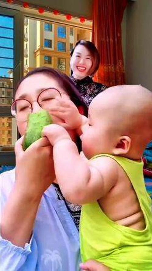 小宝宝吃田瓜视频大全,视频大全趣味盘点