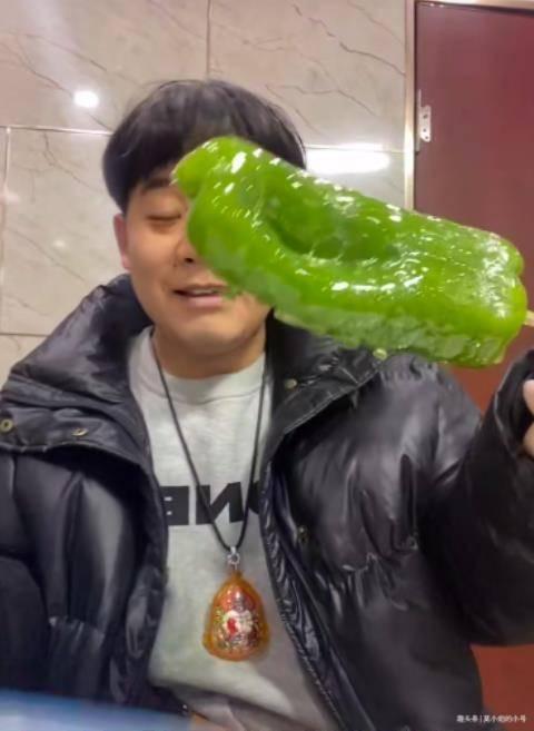 广西夫妻网红吃瓜视频,揭秘网络红人幕后生活点滴