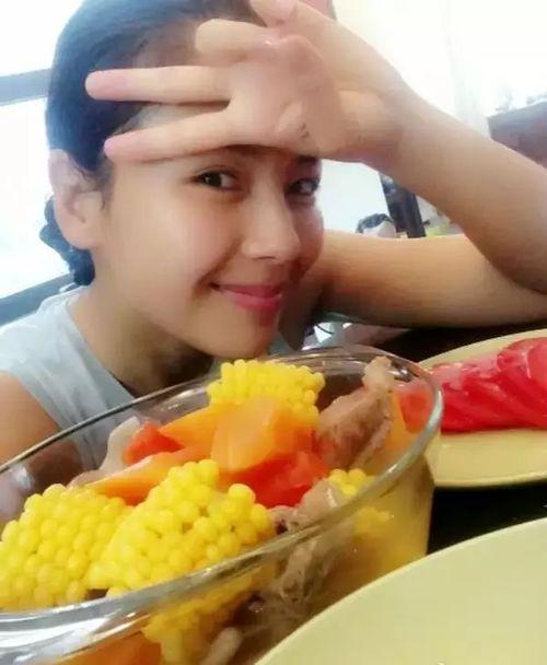 广西夫妻网红吃瓜视频,揭秘网络红人幕后生活点滴