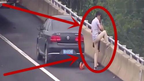 夫妻俩停车吃瓜视频,意外走红网络