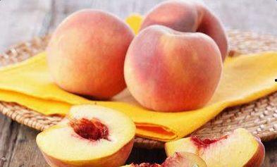 蜜瓜吃桃子视频